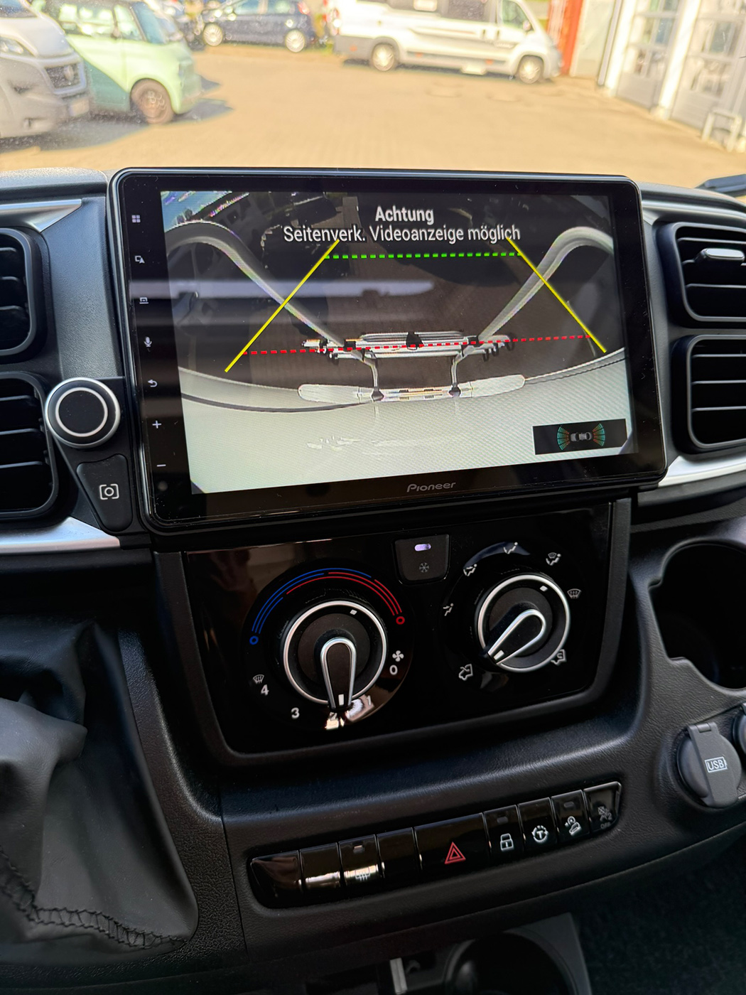 Carado Wohnmobil T 338 digitale Assistenzsysteme