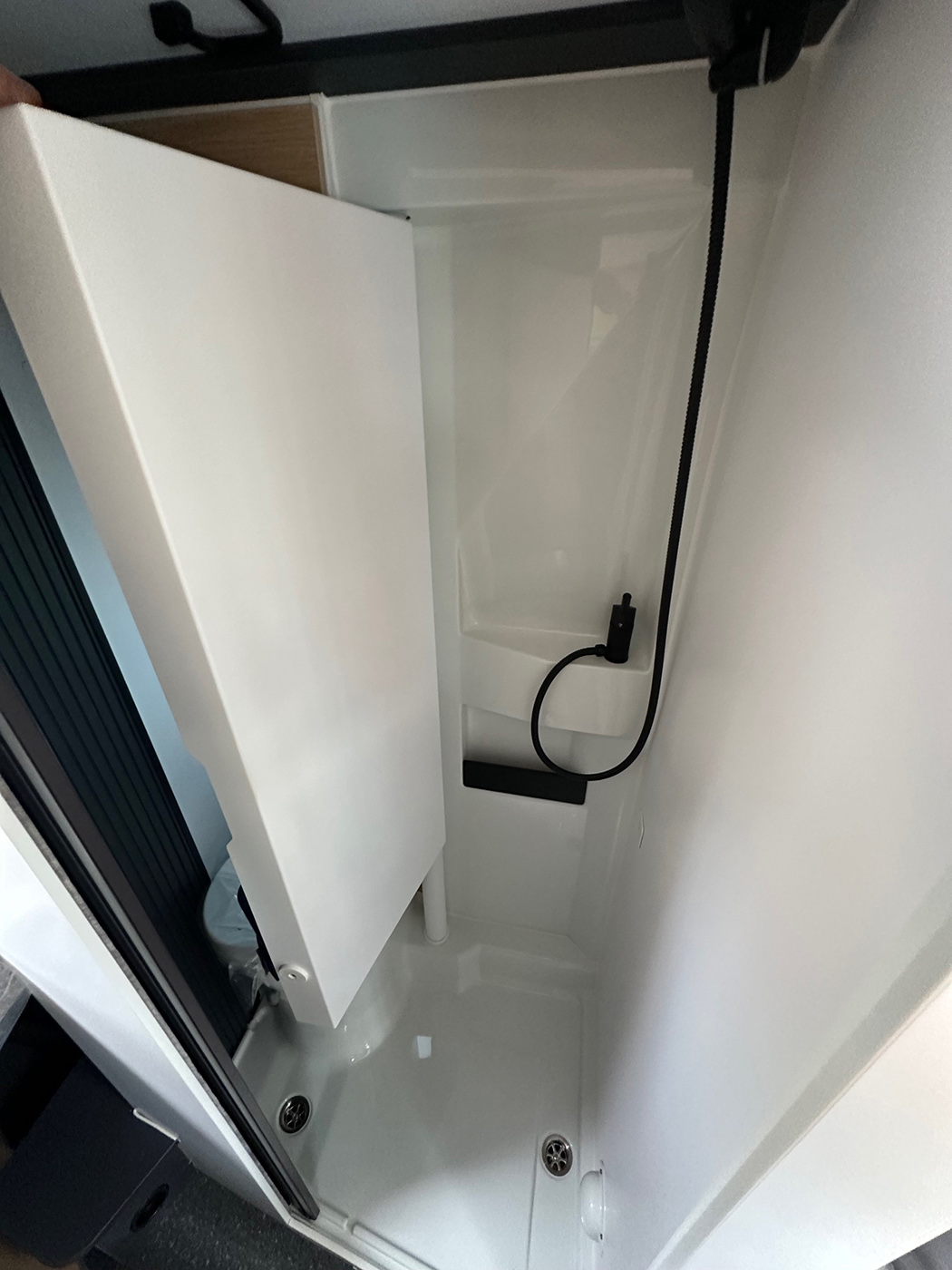 Adria Twin 600 SPB Duschraum