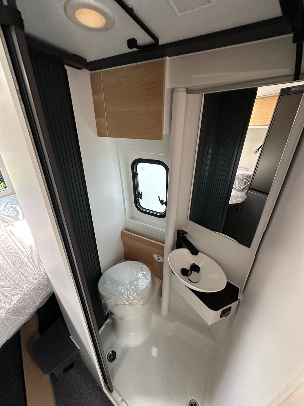 Adria Twin 600 SPB Nassraum