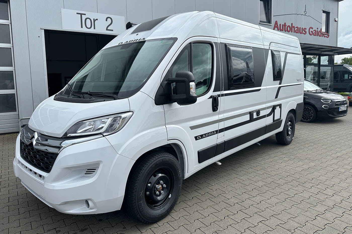 Camper Van Adria Twin All-In 600 SP 