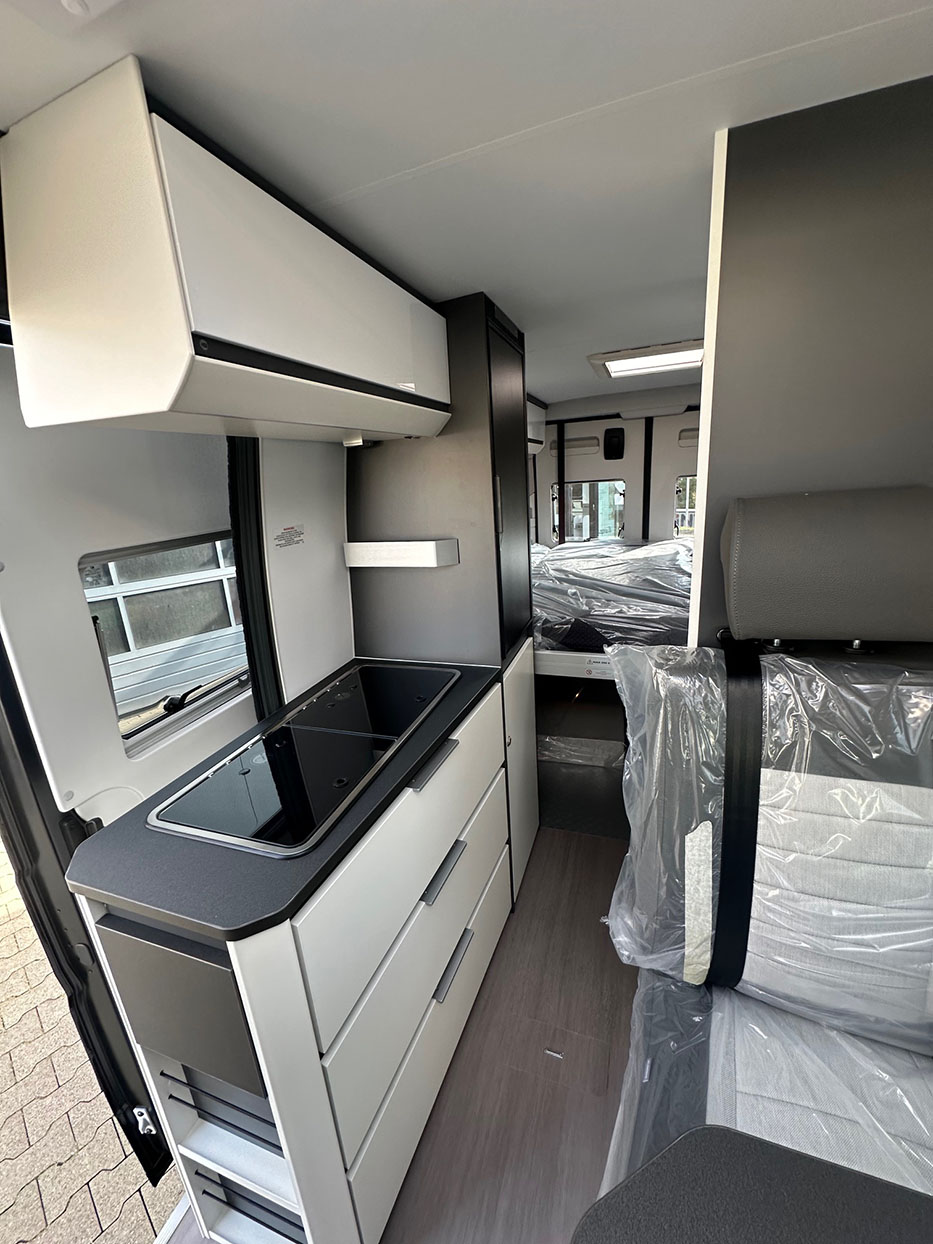 Adria Twin 640 SGX Küchenbereich