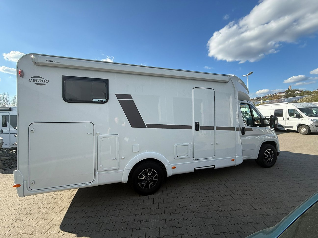 Carado T 338 S teilintegrietes Wohnmobile für bis zu 4 Personen